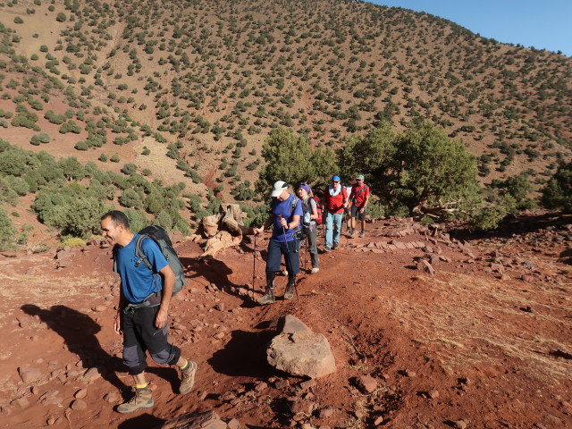 Abdeslam, Lars, Petra, Andreas und Hans-J&ouml;rg zwischen Matate und Tizi Oudite (27. Sep.)