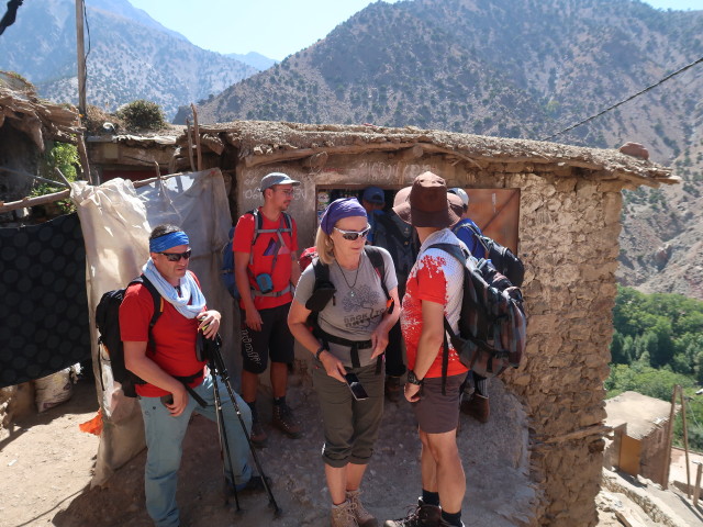 Andreas, Hans-J&ouml;rg, Petra, Abdeslam und Ronald in Tizi Oussem, 1.891 m (27. Sep.)