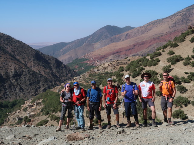 Petra, Andreas, Abdeslam, Hans-J&ouml;rg, Lars, Ronald und ich zwischen Assif und Azib Tamsoult (27. Sep.)