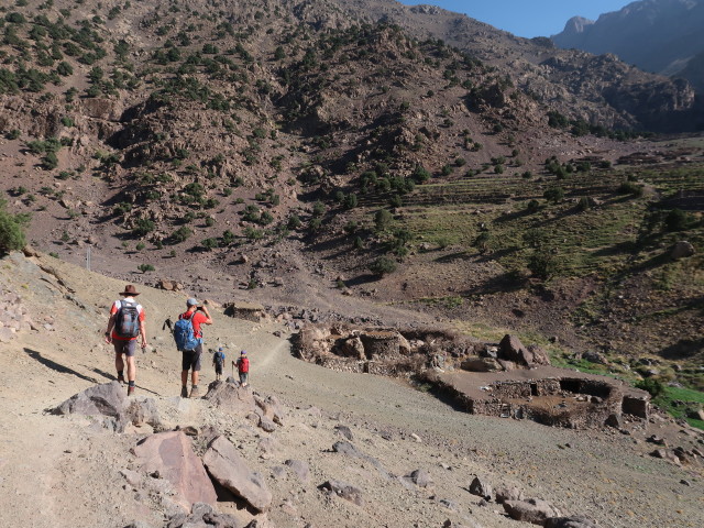 Ronald, Hans-J&ouml;rg, Abdeslam und Petra zwischen Assif und Azib Tamsoult (27. Sep.)
