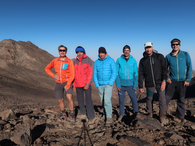 Ich, Abdeslam, Andreas, Hans-J&ouml;rg, Lars und Ronald am Tizi n'Toubkal (29. Sep.)