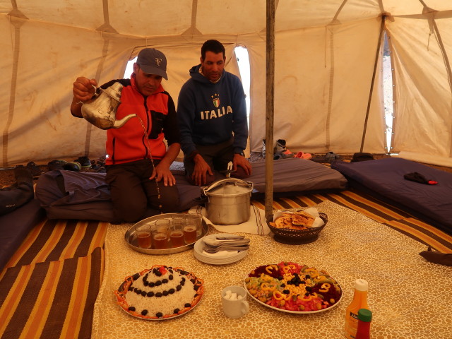 Abdeslam und ? beim Rifuge Toubkal Les Mouflons (29. Sep.)