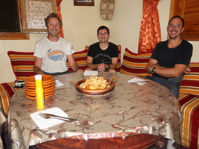Ich, Ronald und Hans-J&ouml;rg im Gite Le Toubkal in Around (30. Sep.)