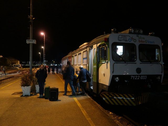 Sabine im Zeljeznicki kolodvor Pula, 4 m (23. Okt.)