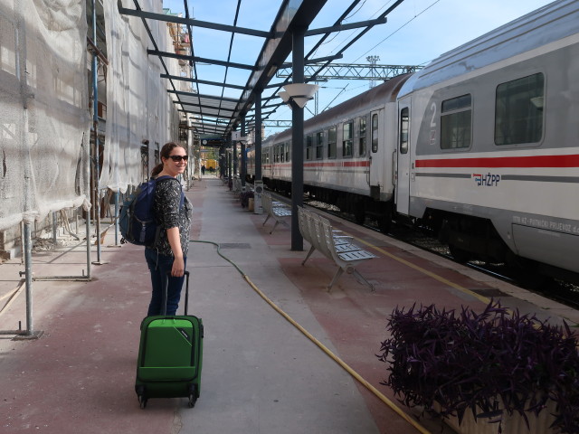 Sabine im Zeljeznicki kolodvor Rijeka, 5 m (25. Okt.)