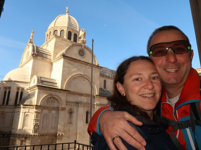 Sabine und ich bei der Katedrala sv. Jakov in Sibenik (27. Okt.)