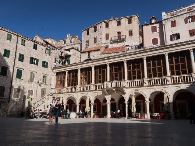 Ich und Sabine am Trg Republike Hrvatske in Sibenik (27. Okt.)