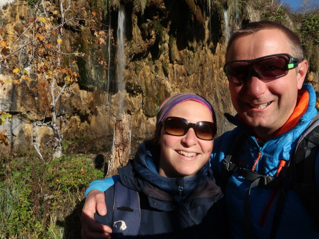 Sabine und ich beim Mali Prstavac slap im Nacionalni park Plitvicka jezera (30. Okt.)