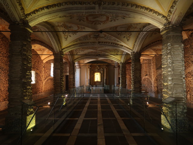 Capela dos Ossos in Évora (2. Dez.)