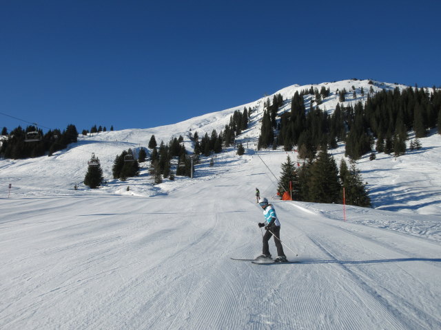 Sarah auf der Verbindung Bädenbadkogel I + II (31. Dez.)