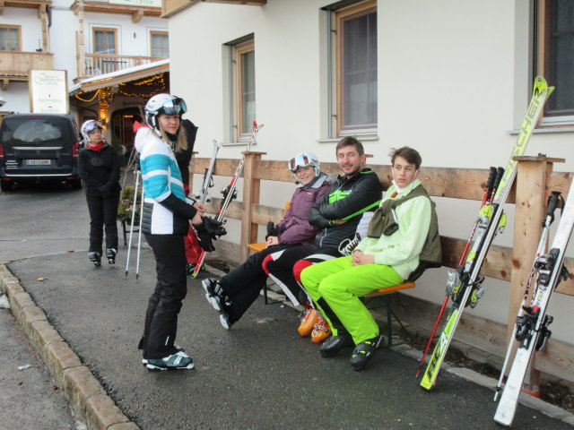 Sarah, Sabine, Georg und Arian in Aschau (1. J&auml;n.)