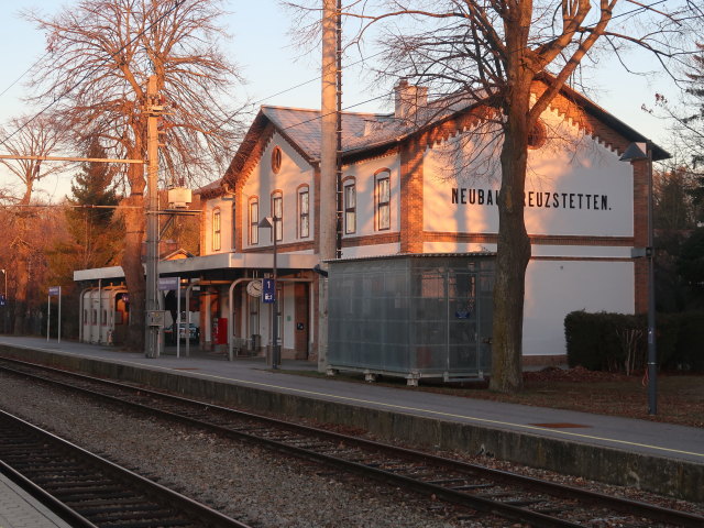 Bahnhof Neubau-Kreuzstetten, 257 m