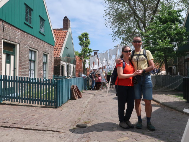 Sabine und ich im Zuiderzeemuseum in Enkhuizen (17. Mai)