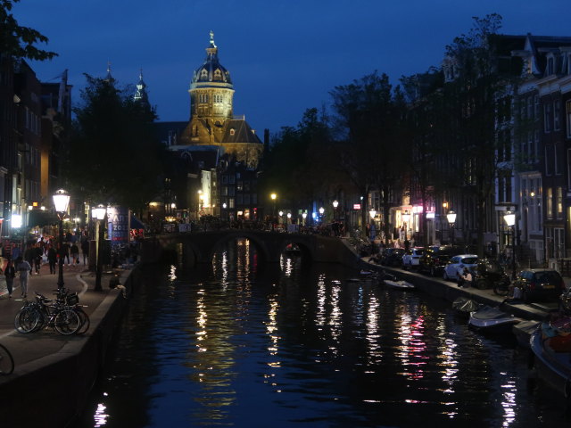 Oudezijds Voorburgwal in Amsterdam (17. Mai)