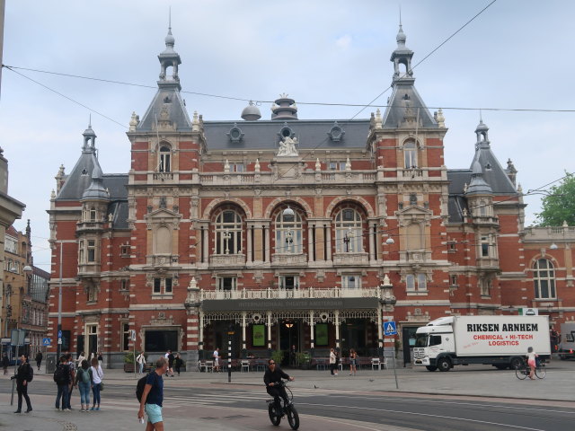 Stadsschouwburg in Amsterdam (19. Mai)