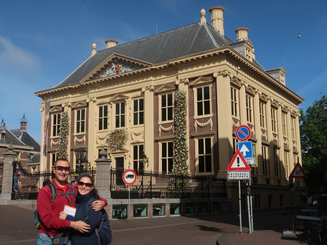 Ich und Sabine beim Mauritshuis in Den Haag (21. Mai)