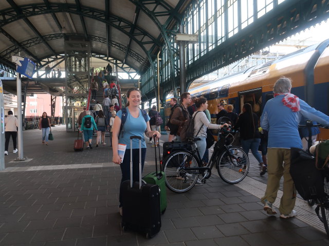 Sabine in der Station 's-Hertogenbosch (22. Mai)