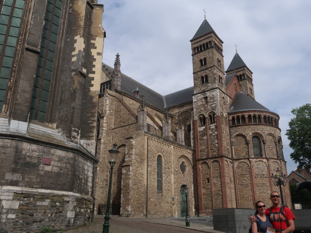 Sabine und ich bei der Servaasbasiliek in Maastricht (23. Mai)