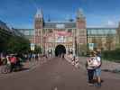 Sabine und ich beim Rijksmuseum in Amsterdam (19. Mai)