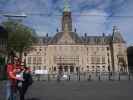 Ich und Sabine beim Stadhuis in Rotterdam (21. Mai)