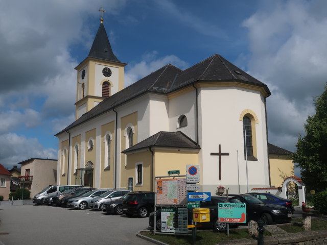 Pfarrkirche Schrems, 532 m