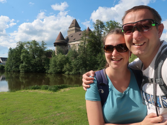 Sabine und ich bei der Burg Heidenreichstein