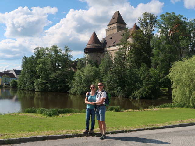 Sabine und ich bei der Burg Heidenreichstein