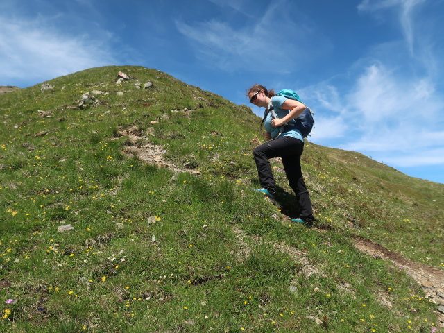 Sabine zwischen Muttenjoch und Rötenspitze (12. Juni)