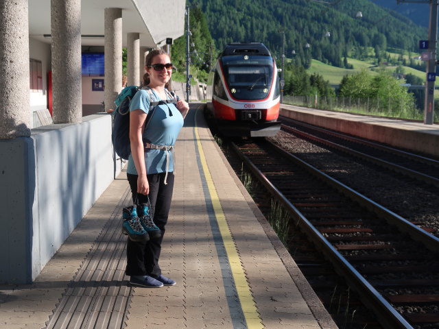 Sabine im Bahnhof Gries am Brenner, 1.255 m (12. Juni)