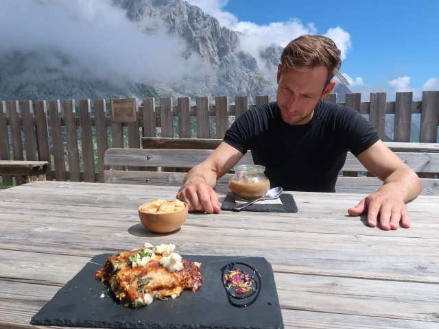 Christoph beim Rifugio Marinelli, 2.111 m (26. Juni)