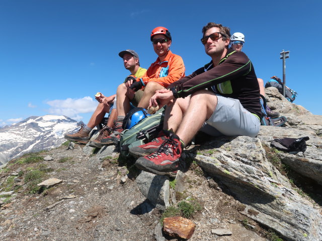 Georg, ich, Christian und Sarah auf der Herzog-Ernst-Spitze, 2.933 m (3. Juli)