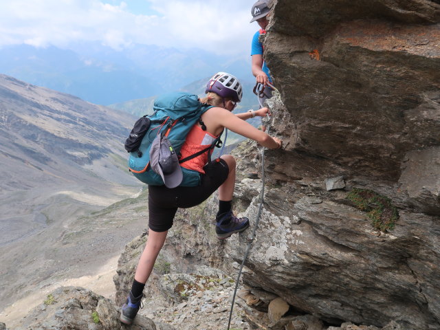 Sarah und Georg am Klagenfurter Jubiläumsweg in der Unteren Jausenscharte, 3.060 m