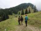 Manuel, Hannelore und Sabine auf der Tonionalm, 1.429 m