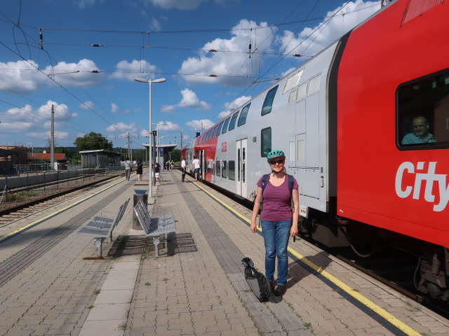 Sabine im Bahnhof Hadersdorf am Kamp, 203 m