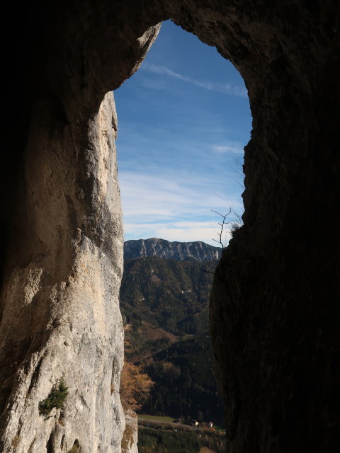 Tristans Kirchboden-Klettersteig: H&ouml;hle
