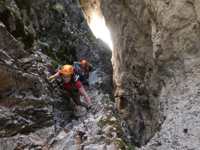 Tristans Kirchboden-Klettersteig: Hannelore und Manuel zwischen Schlungbr&uuml;cke und (Re-)Generatorplatz'l