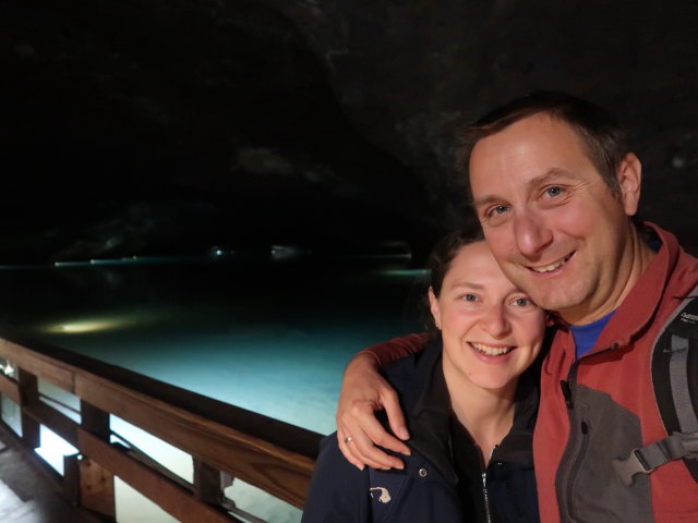 Sabine und ich am Lost Sea in den Craighead Caverns (13. Nov.)