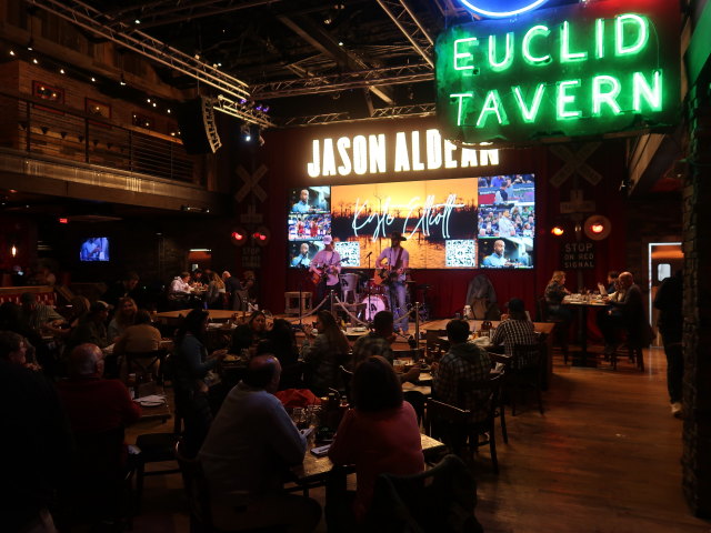 Jason Aldean's Kitchen in Nashville (14. Nov.)