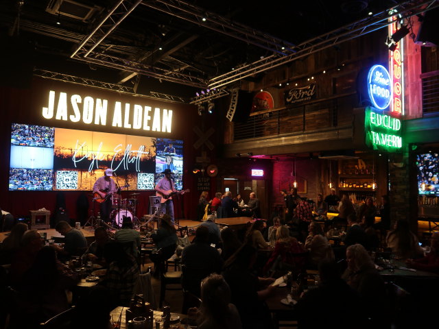 Jason Aldean's Kitchen in Nashville (14. Nov.)