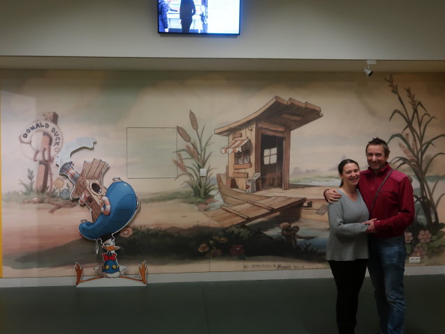 Sabine und ich in der Sonderausstellung 'Donald made in Austria!' im Karikaturmuseum