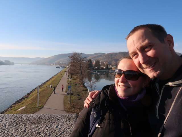 Sabine und ich beim Yachthafen