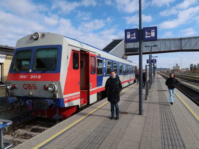 Sabine im Bahnhof Wieselburg an der Erlauf, 252 m