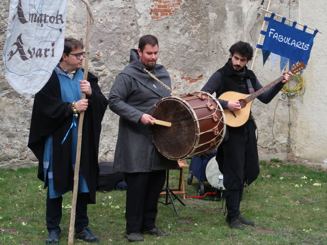 Amarok Avari im Schloss Gloggnitz