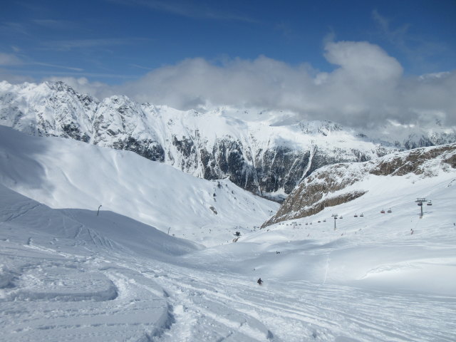 Markus zwischen Piste 14a und Piste 14b (17. Apr.)