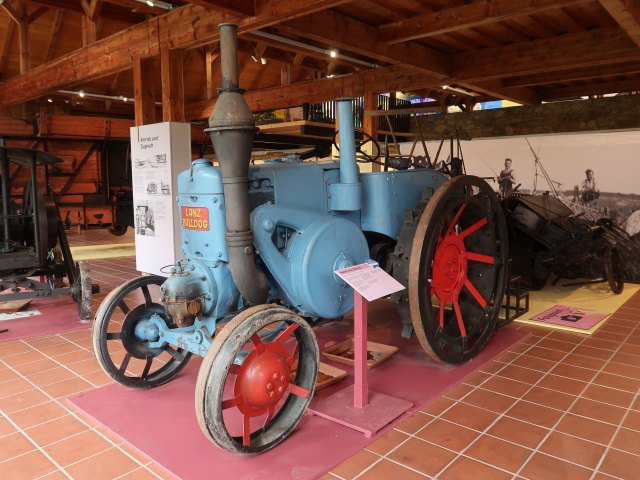 Ausstellung 'Mensch.Boden.Technik' im Museum