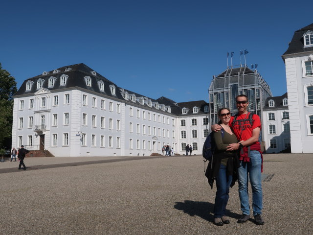 Sabine und ich beim Schloss Saarbrücken (18. Mai)