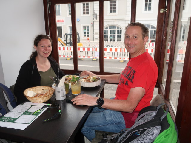 Sabine und ich im Wirtshaus Hilde & Heinz in Saarbrücken (19. Mai)