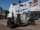 Sabine beim Brunnen am Rondell in Homburg (18. Mai)