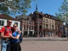 Ich und Sabine am Kirchplatz in Merzig (20. Mai)