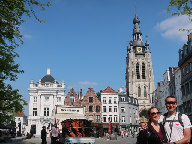 Sabine und ich am Grote Markt in Kortrijk (25. Mai)